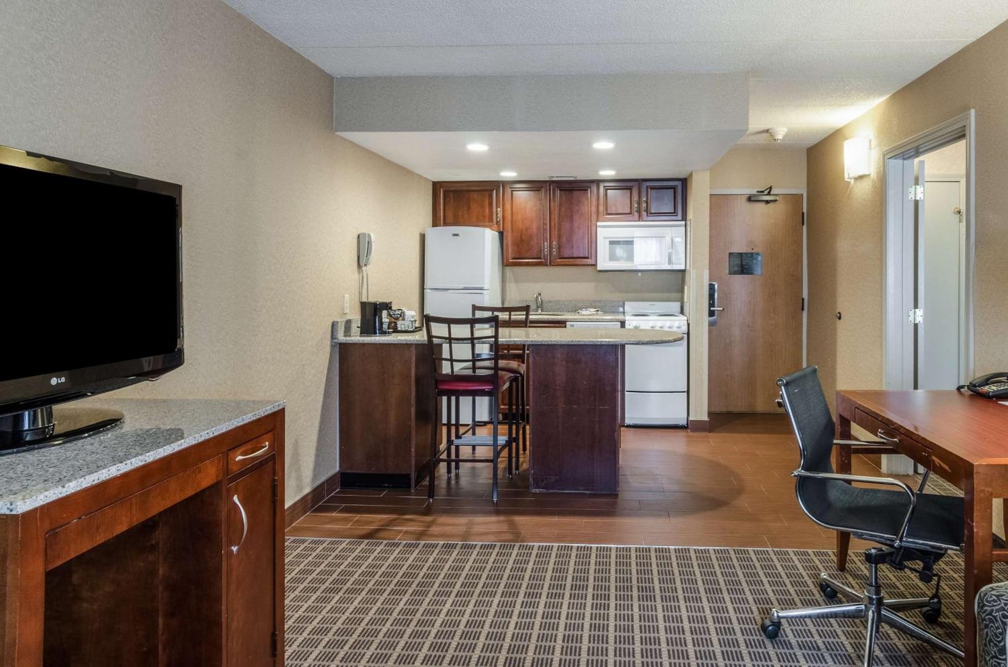 Comfort Inn & Suites West Springfield Ngoại thất bức ảnh
